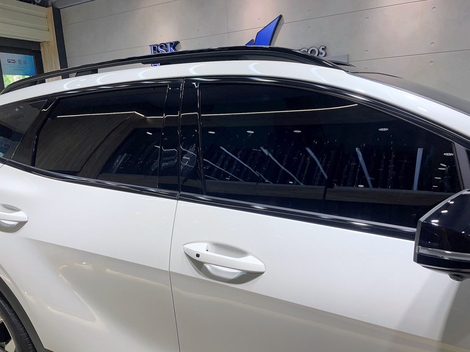 2022 Kia Sportage - FSK冰鑽F30搭配車身FSK冰鑽FX7 - 新北震宣汽車隔熱紙