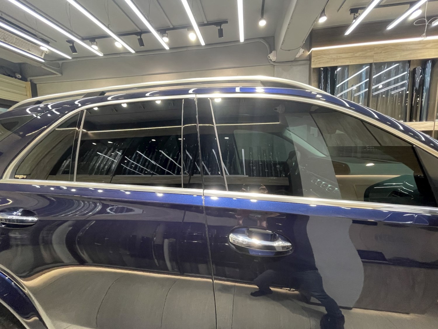 2022 Mercedes-Benz GLE - 前擋FSK冰鑽AT50搭配車身FSK冰鑽F20.FX7 - 新北震宣汽車隔熱紙